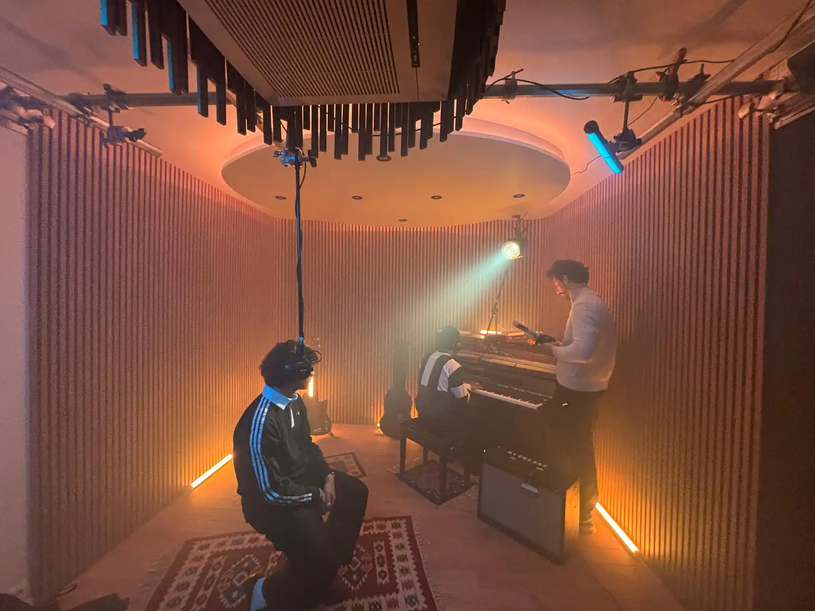 behind the scenes Hunter